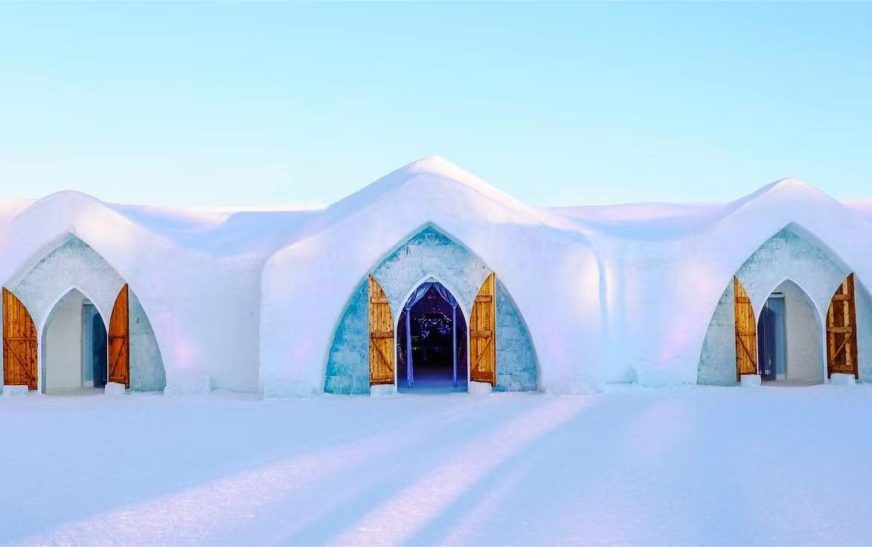 Quebec’s Hôtel de Glace Restaurant: An Ice Restaurant That Disappears with Winter