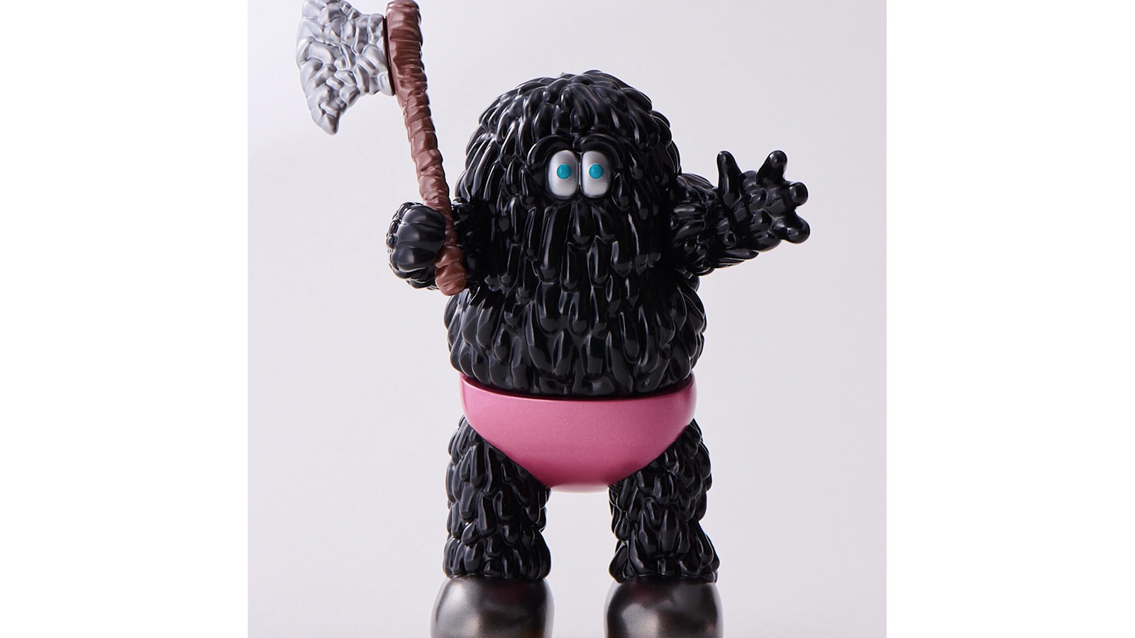 Eighteen Years of Pipe Cleaner Narrative: Takuma Fujisaki’s Solo Exhibition “MOLnarrative” Opens at Ginza Tsutaya Bookstore